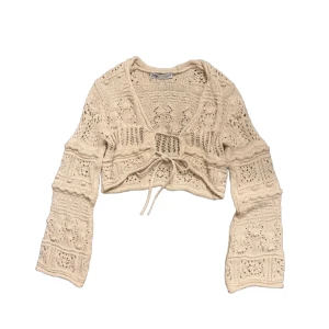 Stickad boho kofta - Stickad boho kofta <3  Har aldrig använts och är i bra skick <3