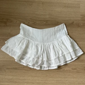 Vit minikjol - Aldrig använd! 