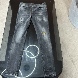 DASQUARED2 KEEP IT IN YOUR PANTS - Skick: Andvända 1-2 gånger. Storlek: 42