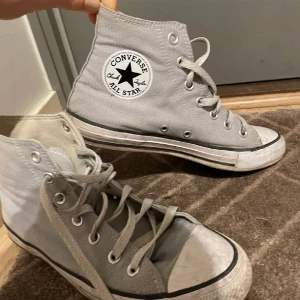 Äkta converse  - Jättefina i storlek 39 men passar mig som har 38! Fint skick 