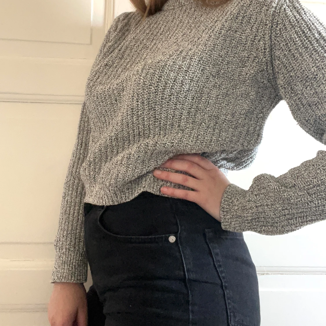 Svartvit stickad tröja - 90