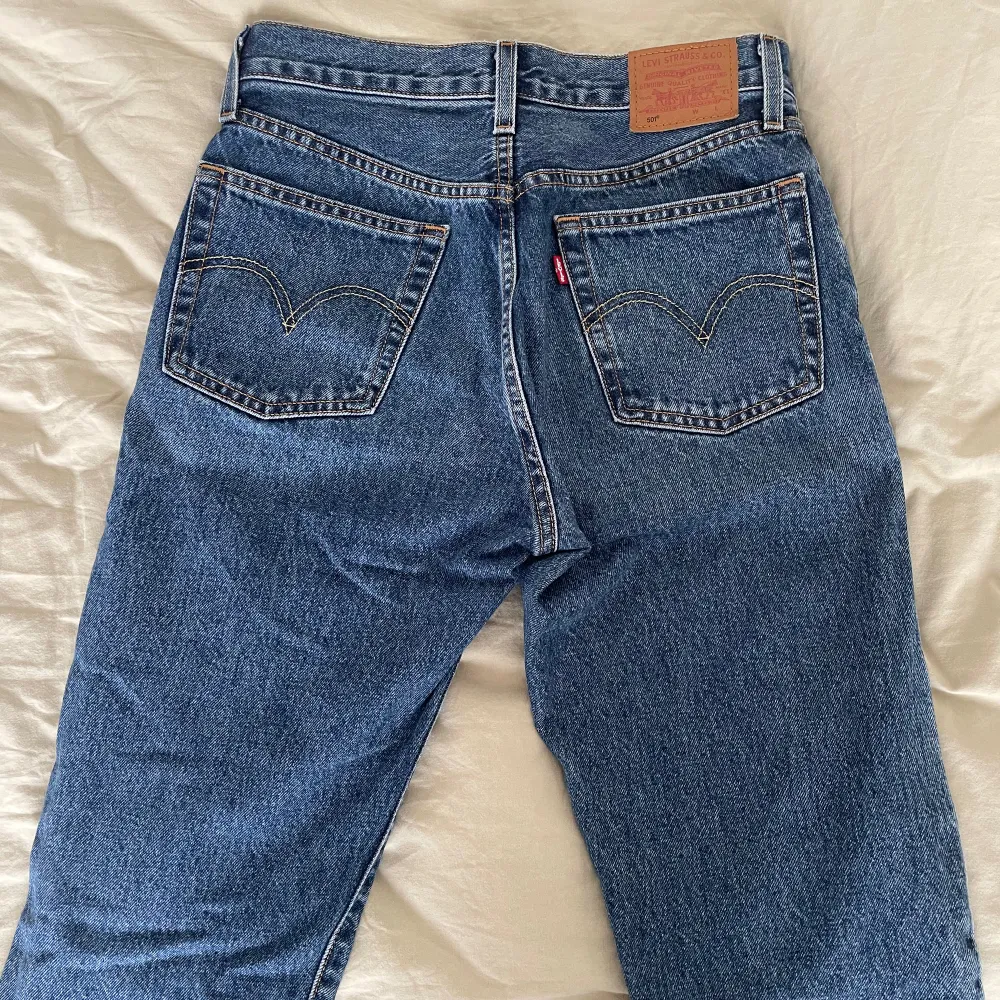 Levis jeans 501, storlek 27. . Jeans & Byxor.