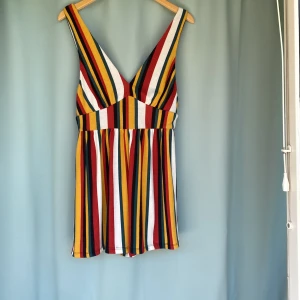 Schorts dresss - 100%viskos 97% polyester  3%elastisk 