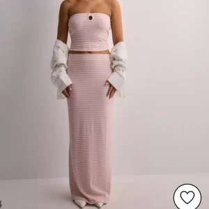 rosa set🩷 - Ett set från Nelly som endast använts en gång och som tyvärr inte kommer till användning längre. Köpte plaggen enskilt men säljer hela settet🩷settet går inte att köpa på hemsidan längre🩷
