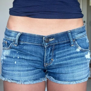 Abercombie & fitch shorts - Midjemått: 38,5cm rakt över