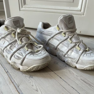 Fila sneakers - Använda men gott skick. Storlek 42