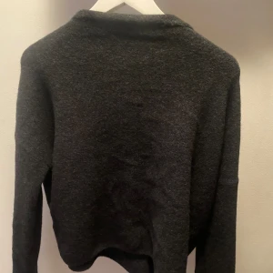 FILIPPA K stickad tröja  - oanvänd  Helt ny  Ord pris 2900kr Pris kan diskuteras  