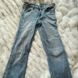 Säljer dessa super fina jeans  - Säljs pågrund av att de är för små. Priset kan diskuteras.