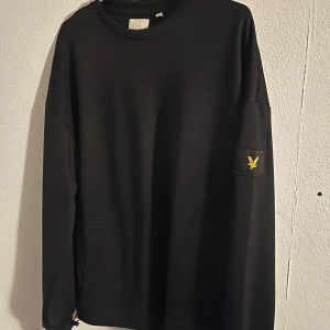 Lyle&scott tröja - En lyle&scott tröja som aldrig är använd och i riktigt fint skick. Skriv vid frågor