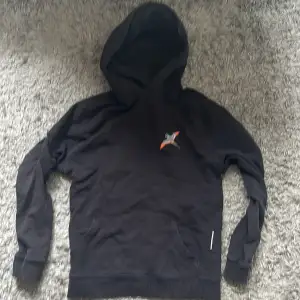 Svart arigato hoodie, cond 8/10. 