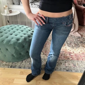 Diesel jeans - Såå coola lågmidjade jeans från diesel i mycket bra skick!! Endast använda fåtal gånger. Bilder från tidigare ägare.💞💞