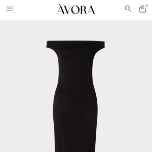 Avora black dress  - Avora klänning köpt för 2000kr men döljs för 1800kr! Använd enbart en gång så precis som en ny💕storlek xs(har ej mer bilder)