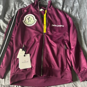 Moncler X Palm Angels Zipper - Rare hoodie från moncler och Palm angels. 
