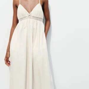 Helt ny zara klänning  - Aldrig använd stl s ! 