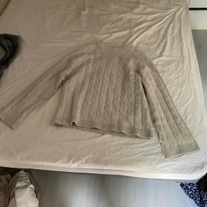 Stickad tröja - från HM storlek XS