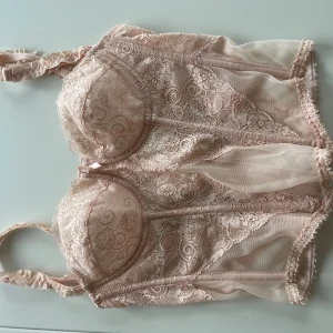 Bustier - Köpt second hand vet ej märke eller storlek men typ 75B
