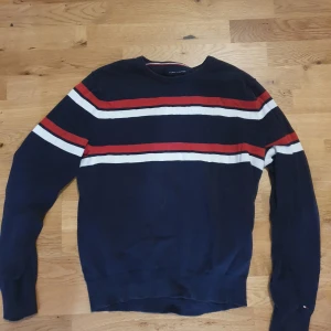 Tommy Hillfiger tröja  - Bra skick