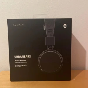 Urbanears Plattan II black  - Helt nya Urbanears trådlösa 