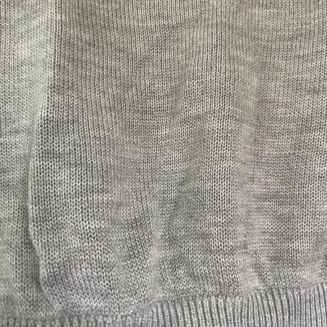 Grå stickad tröja - 91
