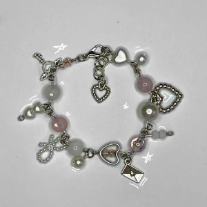 ’Love Confession’ Handgjort Armband  - Längd: 16.5 - 19 cm. Längd kan justeras. 