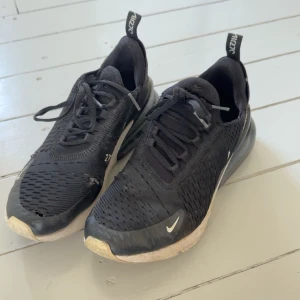 Nike air 270 - Slitet skick