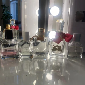 Parfymer - Säljer 5 parfymer dom på den andra bilden är från zara och sen dom på den sista bilden är från chloé och juicy couture och DOM ÄR TOMMA. Alla parfymer heter : Chloé nomade. Viva la juicy.  Deep garden. Apple juice. Ultra juicy 