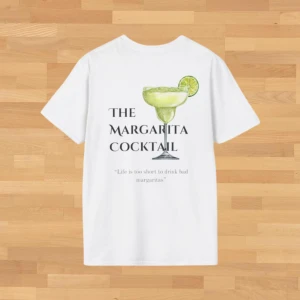 Vit t-shirt med margarita-tryck - En vit t-shirt med ett tryck av en margarita-cocktail på baksidan. Skick är 10/10, inga defekter. Skriv till mig vid fler frågor🤝