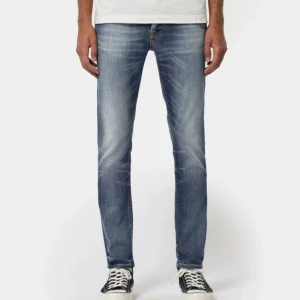 Nudie Grim Tim jeans - Säljer mina Nudie jeans i modellen Grim   ”Worn in broken”. Skick: 9/10, inga som helst tecken på användning. Nypris: Ca 1700-1900kr, mitt pris 699kr💸 Tveka inte på att höra av dig vid eventuella frågor!  