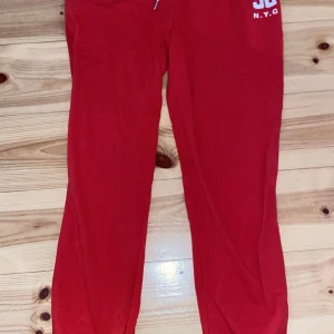 Mjukisbyxor - Mjukisbyxor frän hm i storlek m. Tyck på new york