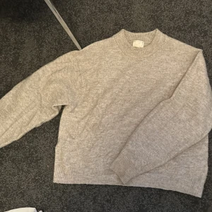 Stickad tröja  - Superfint skick! 