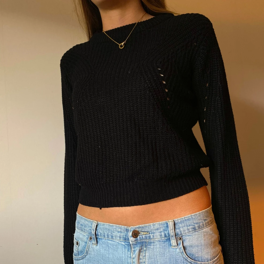 Svart stickad tröja