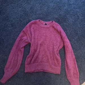 Tjock tröja  - En fin rosa tjock tröja 
