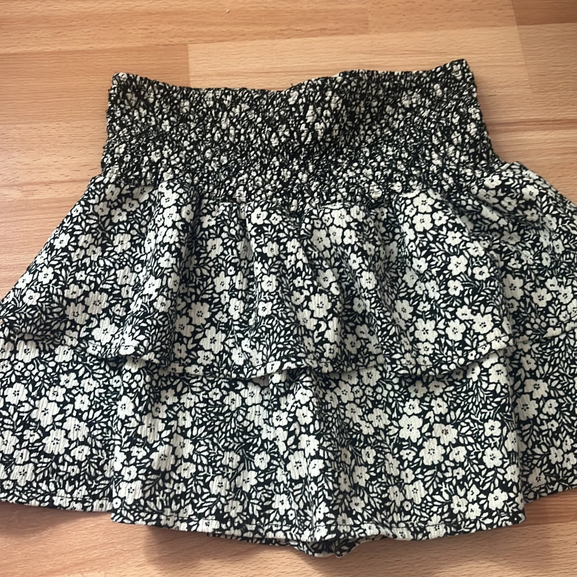 Volang mönstrad kjol