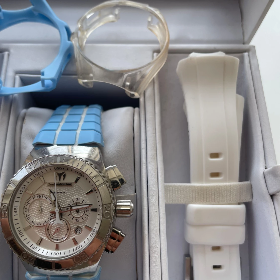 Technomarine klocka med 3 olika band - 92