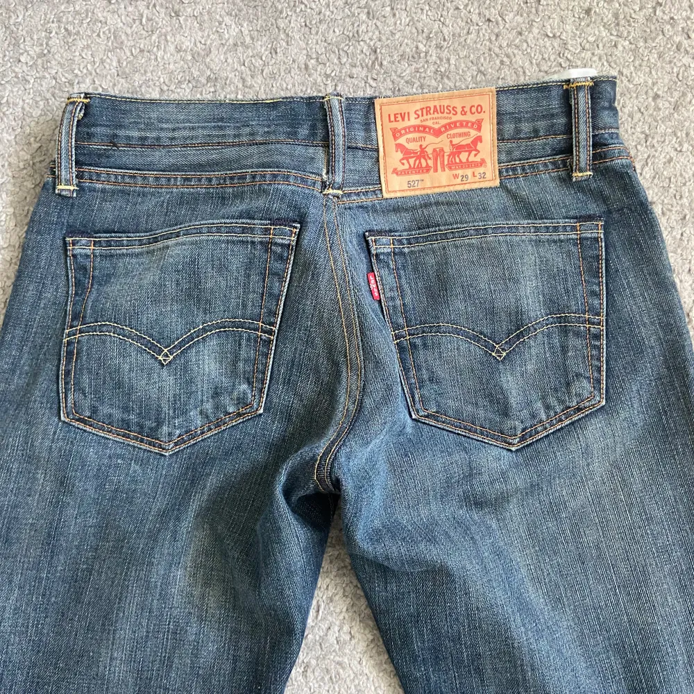 Levis jeans 527 W29 L32. De är endast använda en gång och är därför i väldigt bra skick. . Jeans & Byxor.