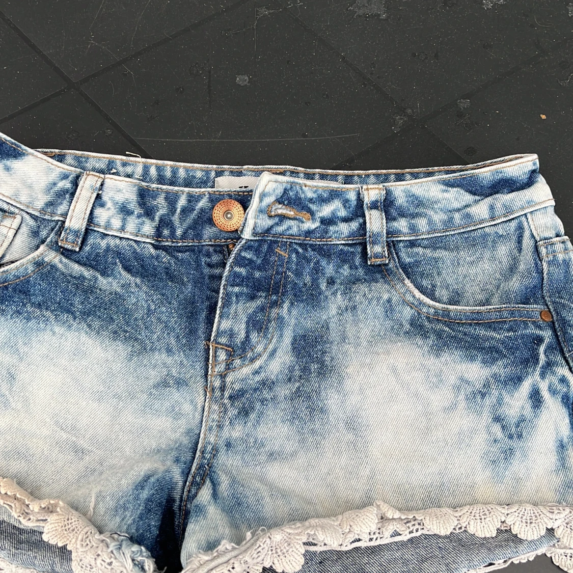 Söta sommar shorts med spets