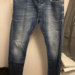 Diesel Jeans  - Storlek W36 L32. Knappt använda, nyskick.