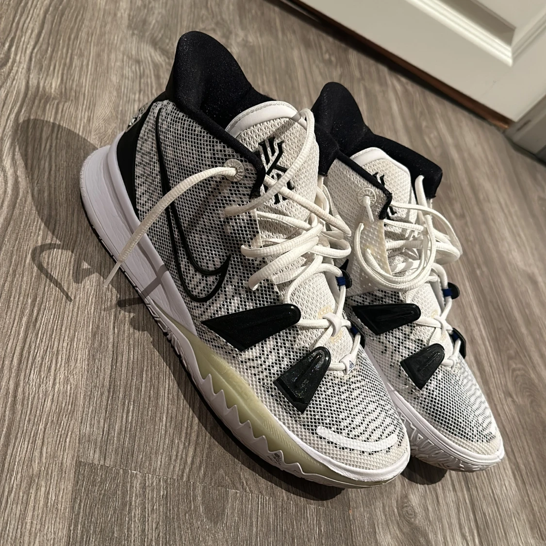 Kyrie 7 white black glow