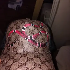 Gucci snake keps
