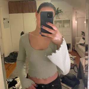 Topp - Söt mintgröna topp från Gina. Aldrig använd
