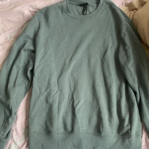 Tröja - Bra skick aldrig använd