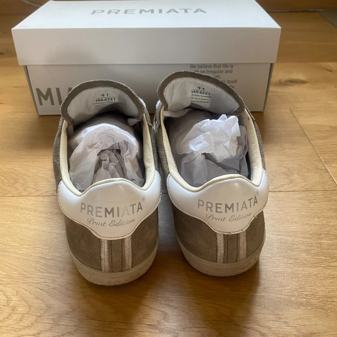 Premiata skor 41 - 92