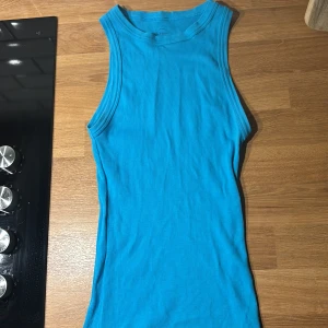 Intimissimi linne - Från Intimissimi köpt förra året, väldigt stretchigt material som formar sig efter kroppen. Storlek S. Inga skavanker 