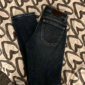 Jeans - Säljer dessa Lee jeans som inte kommer till någon användning, Pris går att diskutera.