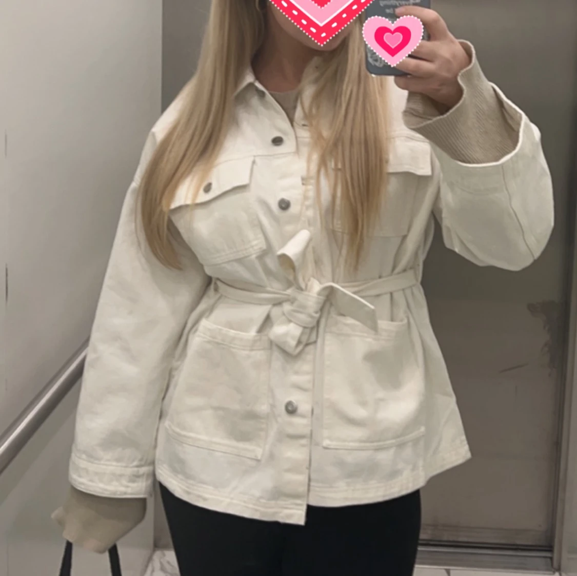 Vit jeansjacka med skärp