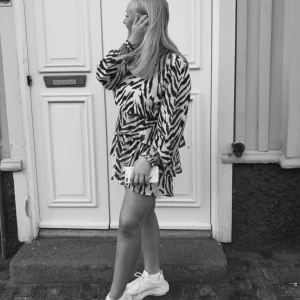 Zebra klänning  - Använd men i gott skick! 