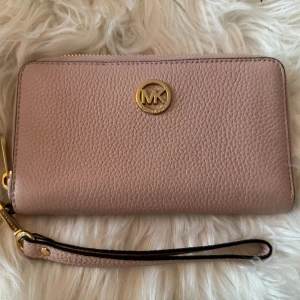 Michael Kors plånbok -aldrig använd  - Aldrig använd , ljus rosa