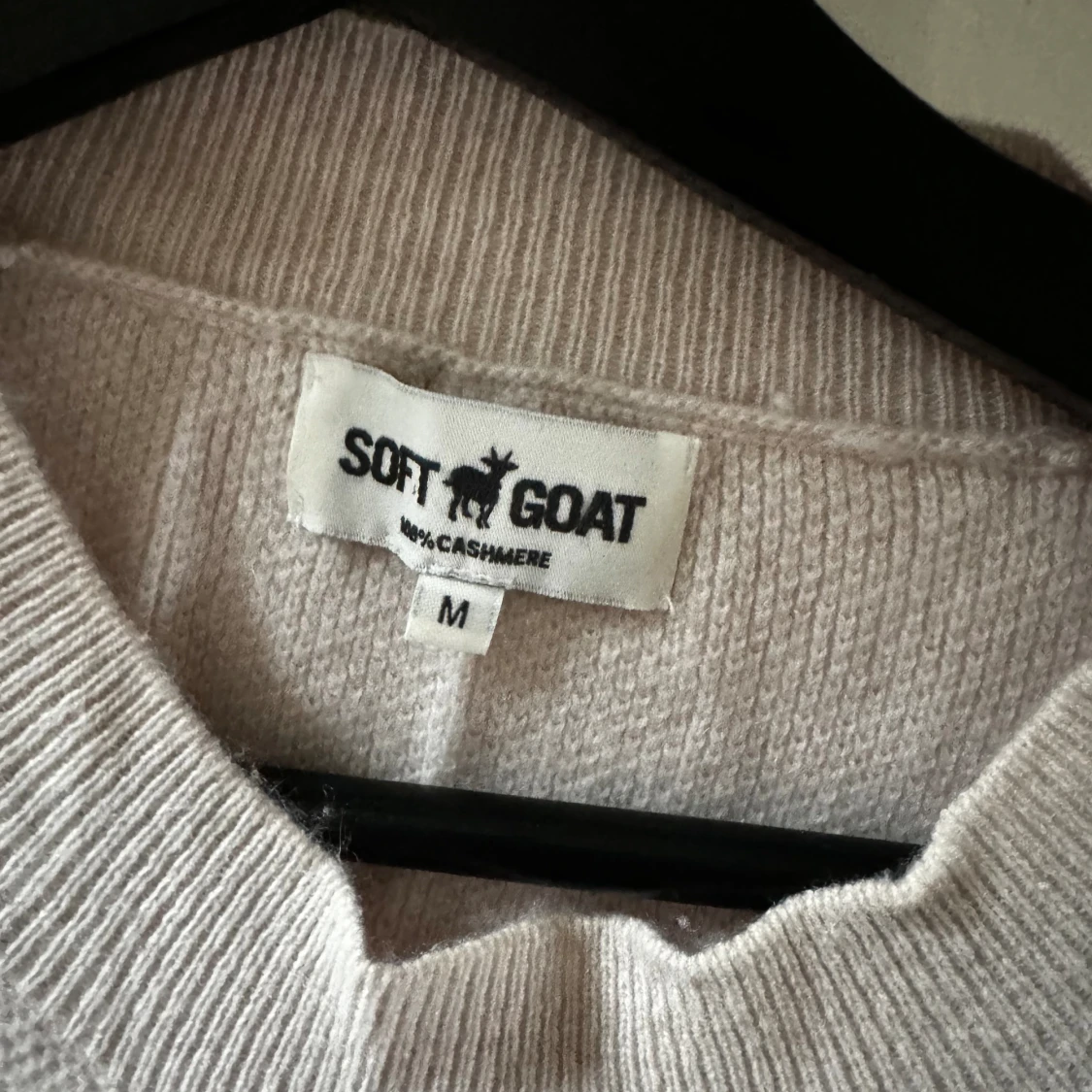 Soft goat stickad - 91
