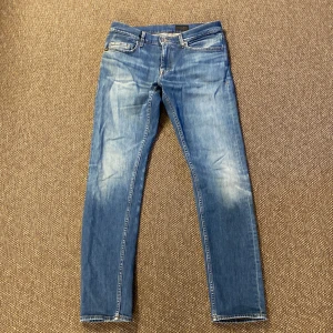 Tiger of Sweden jeans - Riktigt snygga Tiger of Sweden jeans nästan i nyskick. Storlek 31-34 passar 175-185. Hör av er vid funderingar.