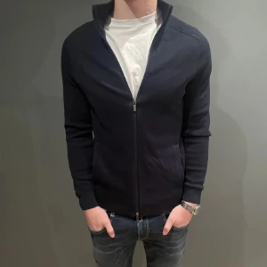 Masimmodutti Full-Zip - Storlek S Mörkblå färg Bra skick